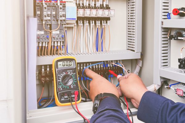 maintenance-electric-power-control-multimeter-che-2026-01-07-23-54-30-utc